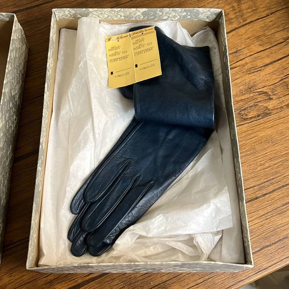 NWT Vintage Saks Fifth‎ Avenue Navy Blue Long Leather Gloves- Small